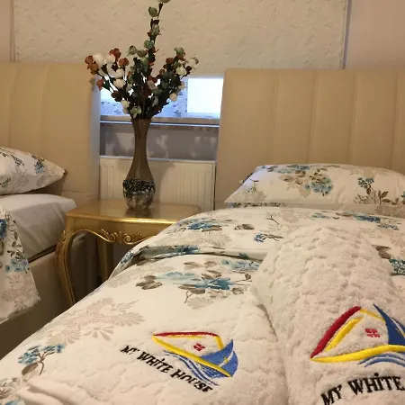 Apartment My White Residance *